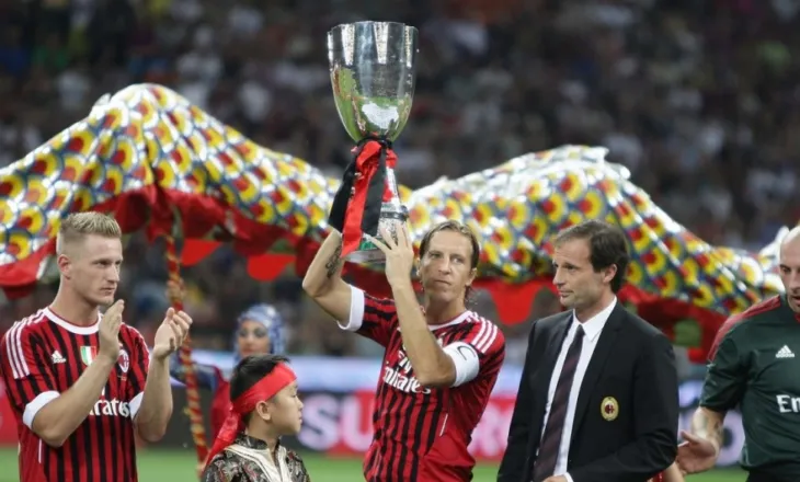 “Milan, mos prit që Leao të bëjë ‘9’ e pastër. Rabiot duhet përfshirë më shumë në zonën e golit”