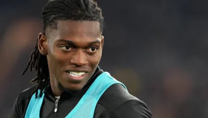 Milan në rrezik, Rafa Leao ëndrra e madhe e “Djajve të Kuq”. Zbulohet oferta që ka bërë gati Man. United…