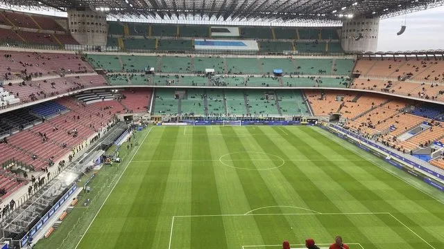 Milani dhe Interi në “shtegtim”, mbyllet stadiumi “San Siro”