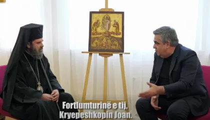Ministri Blendi Gonxhja pret Kryepeshkopin Joan: Ikonat e vjedhura të Labovës së Kryqit kthehen “në shtëpi”