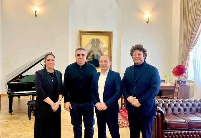 Ministri Gonxhja: Diskutime mbi rijetësimin e aktivitetit kinematografik në Kuçovë