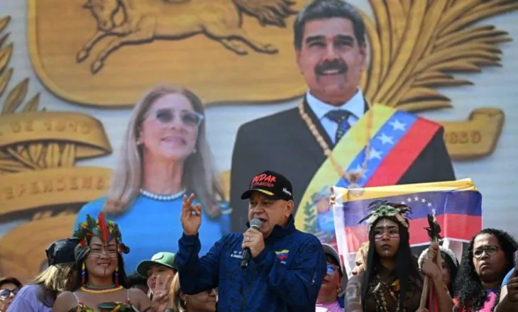 Ministri i Brendshëm i Venezuelës: 100 persona u vranë nga sulmi amerikan! Maduro dhe gruaja e tij u plagosën