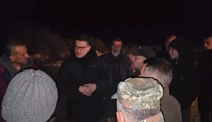 Ministri i Mbrojtjes në Bashaj të Selenicës, i kërkon banorëve të mos rrezikojnë jetën për hapjen e rrugës