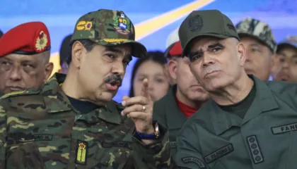 Ministri i Mbrojtjes së Venezuelës konfirmohet i gjallë, lëshon deklaratë sfiduese