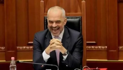 Miratohen ndryshimet në Kodin Penal, dekriminalizim i shpifjes dhe ashpërsim i masave për parkimin dysh