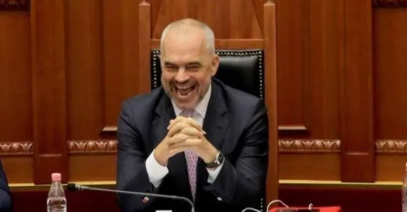 Miratohen ndryshimet në Kodin Penal, dekriminalizim i shpifjes dhe ashpërsim i masave për parkimin dysh