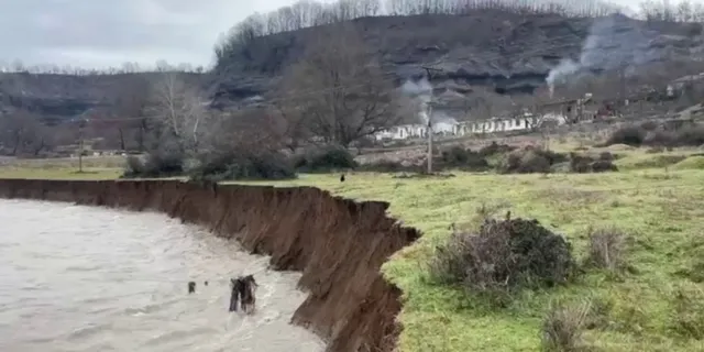 Mirditë/ Prurjet e lumenjve gërryejnë tokat dhe rrezikojnë furnizimet me ujë e energji
