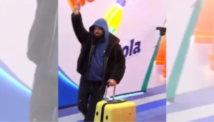 “Mirupafshim të gjithëve”, Stine mashtron banorët me planin e tij të fshehtë