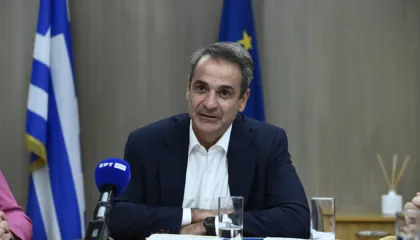 Mitsotakis hap dialogun me fermerët pas protestave, qeveria greke njofton masa lehtësuese