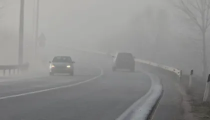 Mjegull e dendur në aksin Korçë-Pogradec, vështirësi në qarkullim