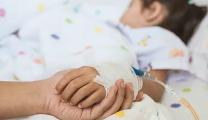 Mjeku jep alarmin: Gripi, Covid dhe një virus i tretë po qarkullojnë masivisht