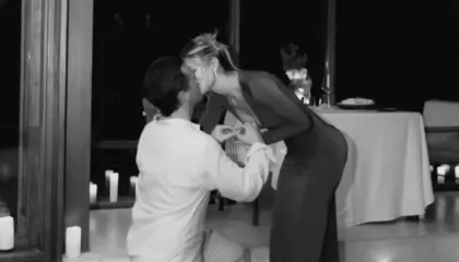 Modelja shqiptare merr propozimin për martesë