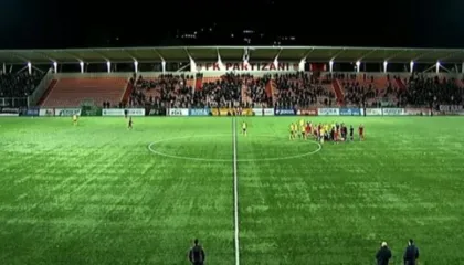 Momente ankthi, lojtari i Partizanit humb ndjenjat në fushë (Video)