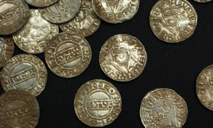 Monedha të mbretit Harold dhe artefakte romake, thesaret më të bujshme të Britanisë në 2024