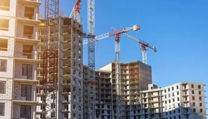 Monitor: Përse çmimet e pronave priten të shtrenjtohen, edhe pse kërkesat janë në rënie!