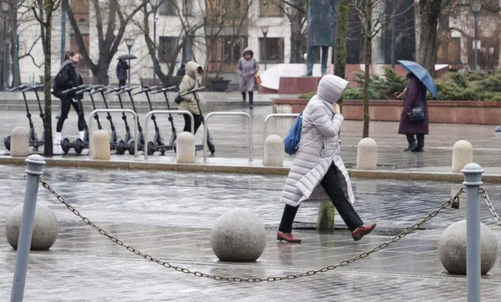 ‘Mos dilni nga shtëpia’/ Bashkia e Durrësit jep njoftim urgjent: Erëra të forta deri në 25 m/sek