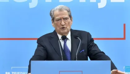 “Mos më pyesni për gjithçka që thotë Berisha”, kreu i PD për raportuesin e PE për Shqipërinë: Schieder dhe Gonzato nuk kërkuan standard kushtetues, por…