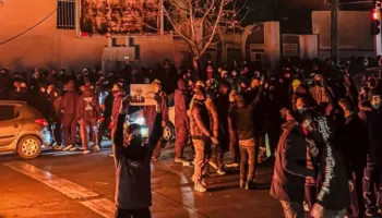 Moska: Perëndimi kërkon të shkatërrojë Iranin përmes “revolucionit me ngjyra”