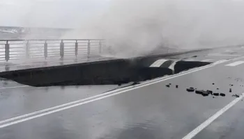 Mot i keq me stuhi përfshin jugun e Italisë, shemben rrugë e varreza, mbyllen shkollat dhe pezullohen trenat