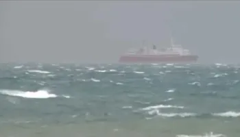 Mot i keq në det, ndalohet lundrimi i mjeteve të vogla në Vlorë