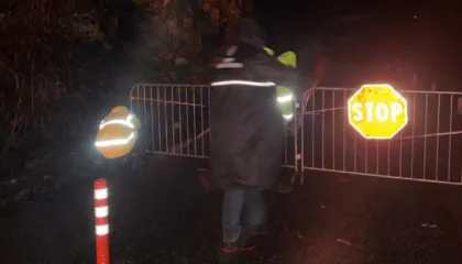 Mot i keq në Shkodër, rrëshqitjet e dherave bllokojnë aksin Prekal-Ura e Shtrenjtë, apel për shmangie të qarkullimit