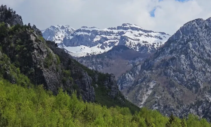 Mot i kthjellët por i ftohtë, parashikimi për këtë të hënë