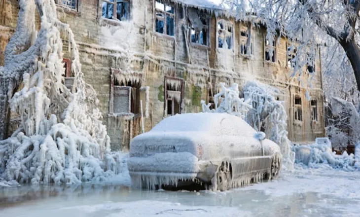 Moti ekstrem bllokon Europën, autoritetet paralajmërojnë: Situata do të mbetet e vështirë edhe ditët e ardhshme