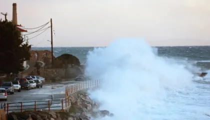 Moti i ftohtë përfshin edhe Greqinë: rënie temperaturash, borë dhe erëra të forta