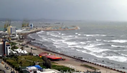 Moti i keq, anulohet lundrimi i tragetit Vlorë-Brindisi