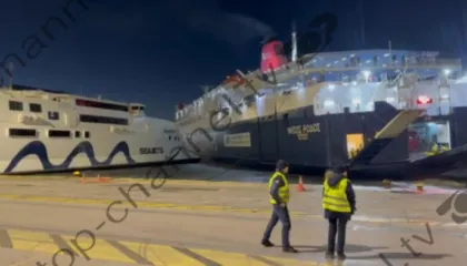 Moti i keq/ Bllokohet lëvizja në portet Greke, dy anije pasagjerësh u përplasën në Pire