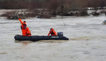 Moti i keq, Ministria e Mbrojtjes: Situatë e rënduar në 6 qarqe, rrëshqitje dherash dhe vështirësi në qaekullim