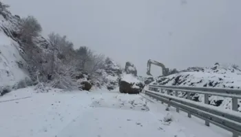 Moti i keq në qarkun e Korçës, disa fshatra ende pa energji elektrike