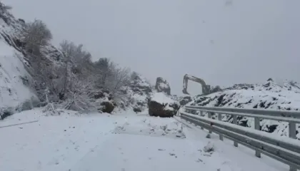 Moti i keq në qarkun e Korçës, disa fshatra ende pa energji elektrike