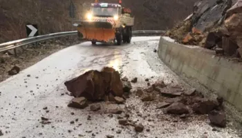 Moti i keq në qarkun e Kukësit, Baji: Po punohet për heqjen e gurëve dhe kriposjen e rrugëve