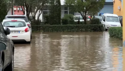 Moti i keq në qarkun Lezhë/Rritet niveli i lumit Drin dhe Mat,përmbytje në disa zona
