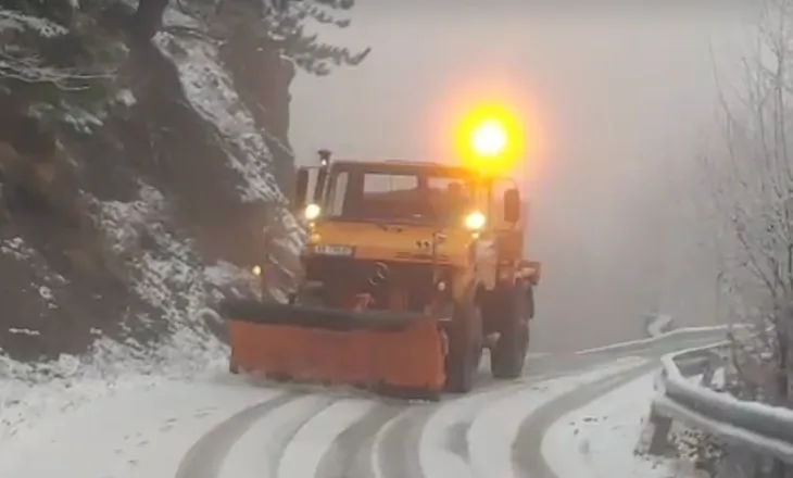 Moti i keq në Shkodër/ Bie niveli në lumenj, prezencë uji në Obot. Bora mbulon Bogë-Theth
