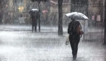 Moti i keq në vend/ Paralajmërime për rrezik përmbytjesh dhe reshje dëbore, qarqet më të rrezikuara