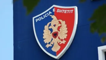 Moti i keq nga reshjet e shiut/ Policia apel drejtuesve të mjeteve: Kujdes në këto rrugë