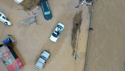 Moti i keq përfshin Kosovën, përmbytje në disa qytete