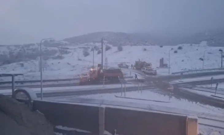 Moti i keq prek Elbasanin: Dëborë, përmbytje dhe ndërprerje energjie