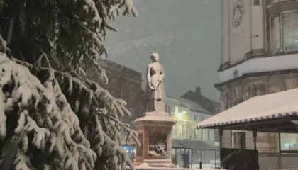 Moti i keq shkakton ndërprerje të energjisë elektrike në Francë dhe Britani