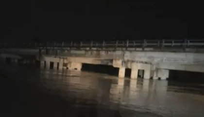 Moti i keq/ Vjosa arrin lartësinë 8.6 metra në Urën e Mifolit