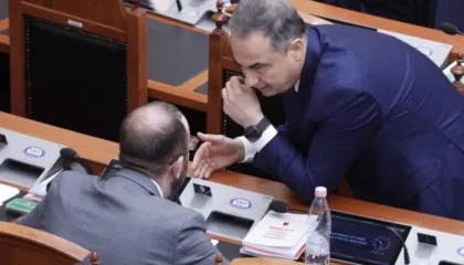 Mungesa e Sali Berishës në Kuvend/ Kush e merr në dorë drejtimin e opozitës