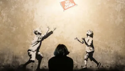 Muri si ndërgjegje qytetare: Bansky dhe estetika e rezistencës urbane