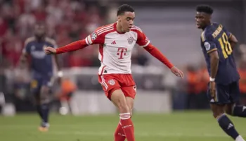 Musiala rikthehet në dispozicion të Kompany, 6 muaj pas dëmtimit të tmerrshëm