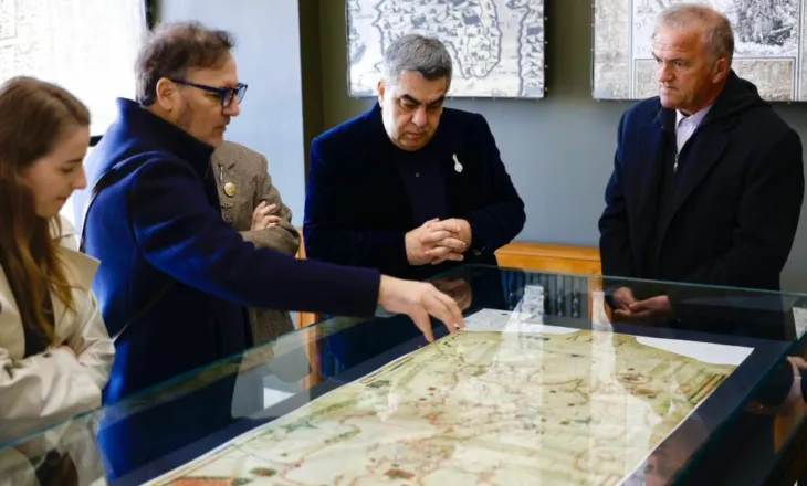 Muzeu në Krujë ekspozon hartën e rrallë të vitit 1455 me emrin e Skënderbeut (FOTO)