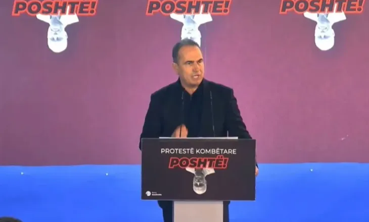 ‘Na ka thirrur dinjiteti ynë’/ Luçiano Boçi fjalim në podium,: Duhet ta shembim këtë qeveri