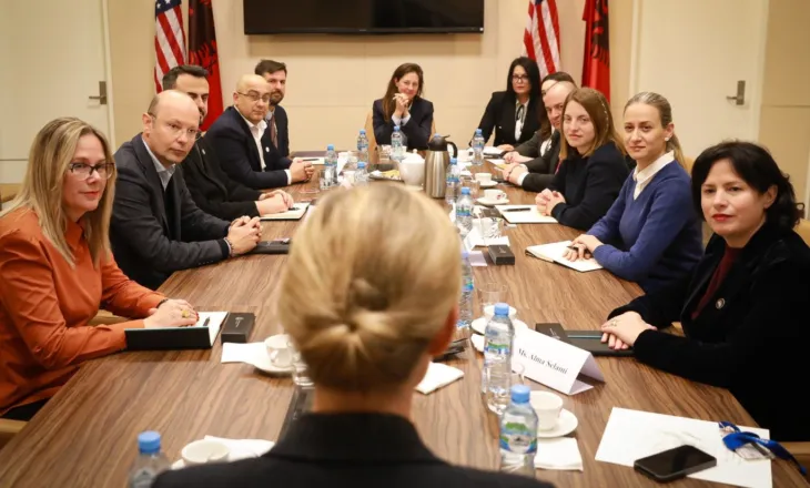 Nancy VanHorn takon deputetët e rinj të PS dhe PD: Do udhëtojmë drejt SHBA për të forcuar bashkëpunimin me Shqipërinë