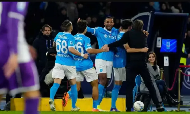 Napoli lë pas zhgënjimin në Champions dhe fiton ndaj Fiorentinës, por humb kapitenin (video)