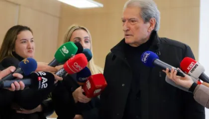 “Narkoshteti po jep shpirt”, Berisha paralajmëron shpërthim protestash:Rama ik një minutë e më parë, popullor është i..